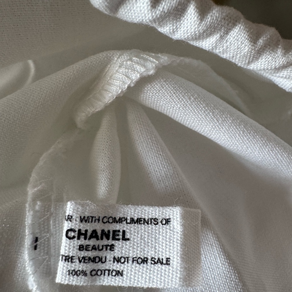 Authentic CHANEL White Bag with Black Drawstring - Picture 3 of 3